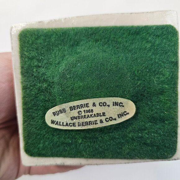 1968 Russ Berrie & Co. World's Greatest Grandma Unbreakable Figurine - Picture 6 of 10